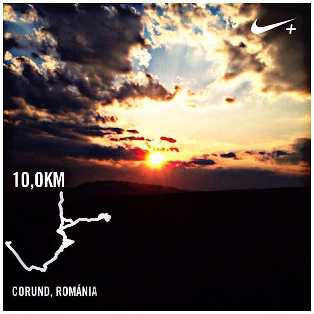 FitCalENGLISH's tweet photo. @arpadhegyi posted #Run #Running #NikeRunning #Airmax #mykronoz #Zefit #ezanapislefutott 😁💯✔️ http://t.co/e3Qfo3yl4w