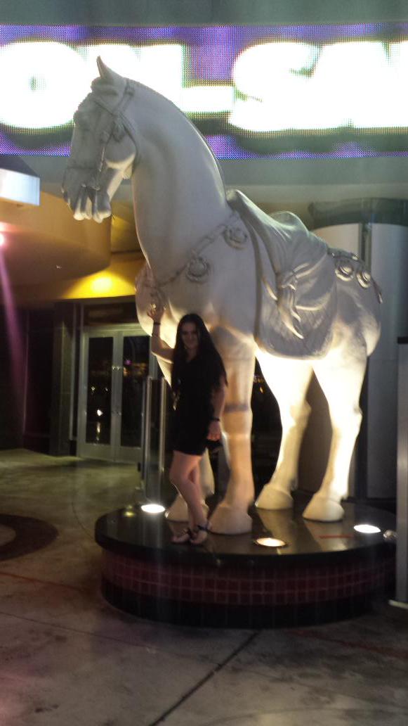 julia_mares's tweet photo. Vegas http://t.co/mY0hP5f2SW