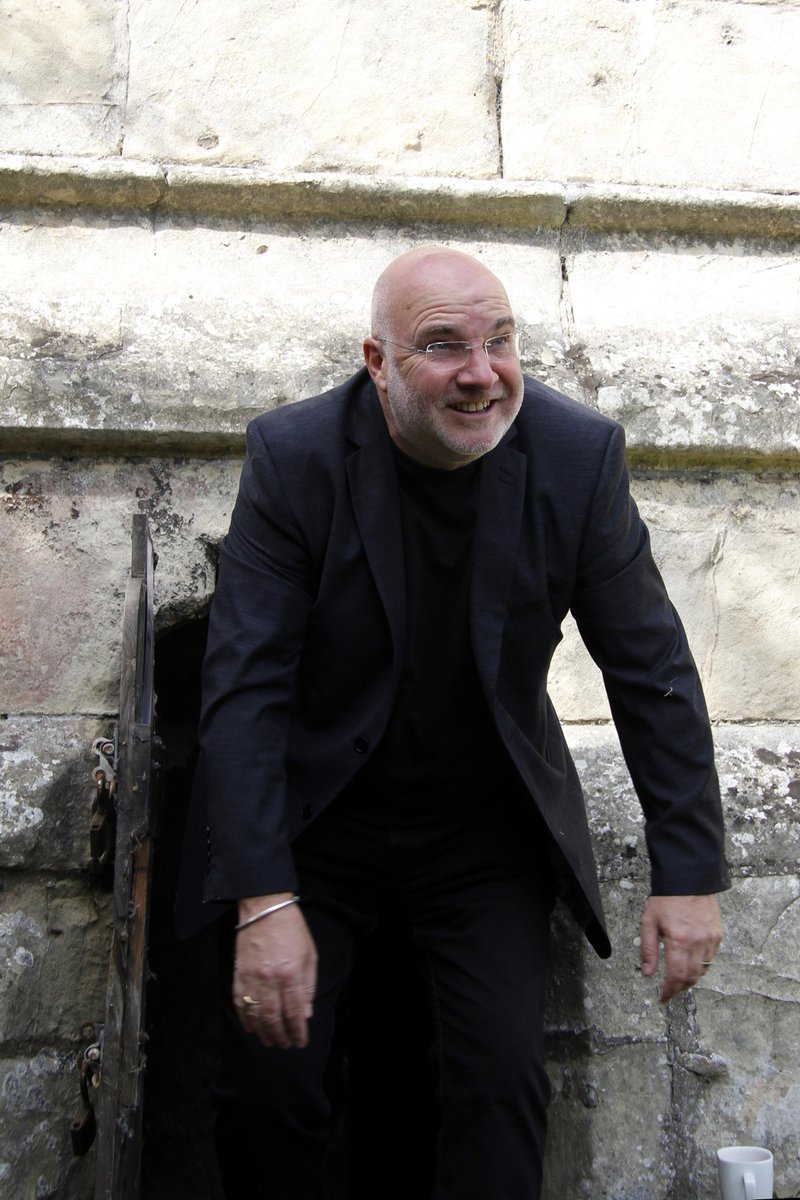 alterimagephoto's tweet photo. Burnsy creeping out of the crypt, St Nicholas Church, Hornsea #alterimagephoto http://t.co/QOWmhMQCew
