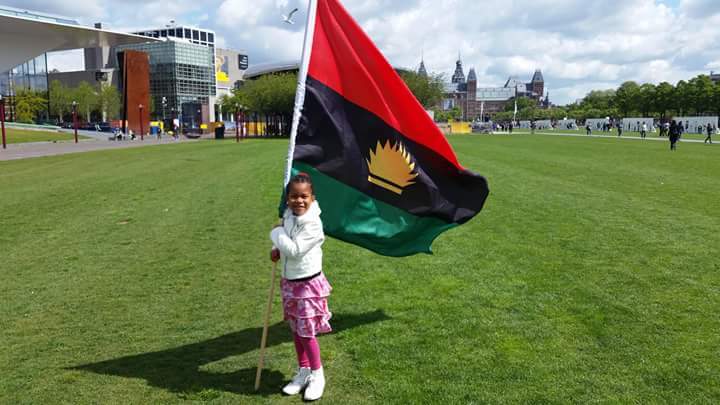 AbuchiEze12's tweet photo. Am listing to the Golding voice of our able director nnamdikanu now follow me and know the truth Biafra must be free http://t.co/Ig9ManVm8H