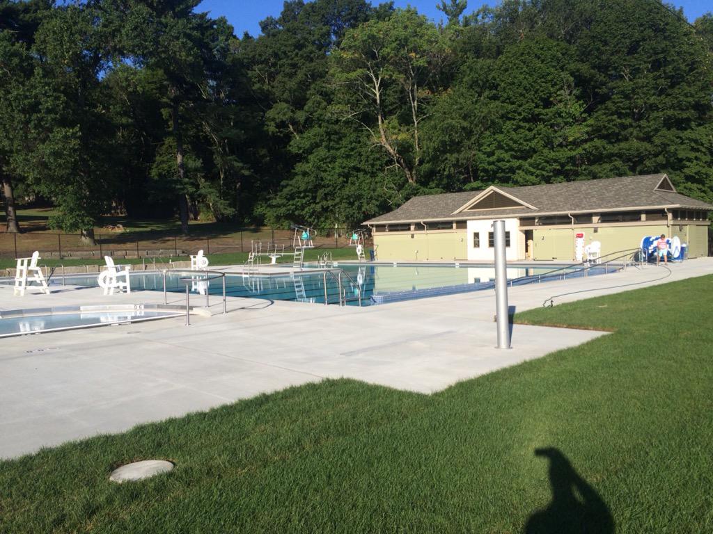 RJPelchat's tweet photo. A lot of hard work, and finally tomorrow the #BelmontMa Pool will open! http://t.co/NSb8mJF7g7