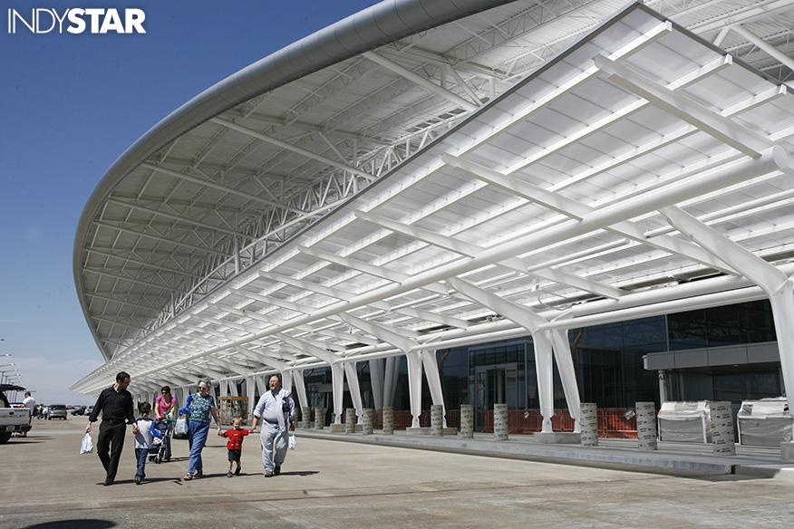 Here are 10 reasons to love North America's best airport, <a href="/INDairport/">Indianapolis International Airport (IND)</a>. indy.st/1KW0dxR