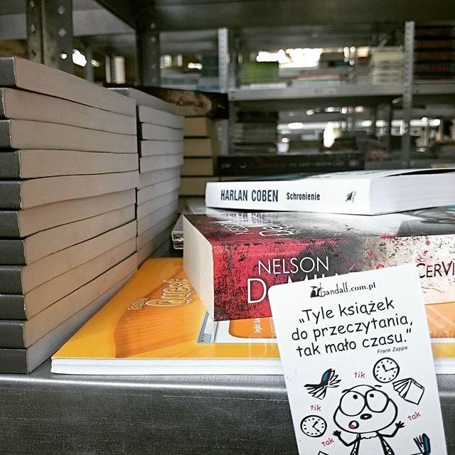 Gandalfcompl's tweet image. Trzeba wykorzystać weekend 😄 Miłego!! #wartoczytac #toomuchbooks #toolittletime #time #boo… ift.tt/1giwy4n