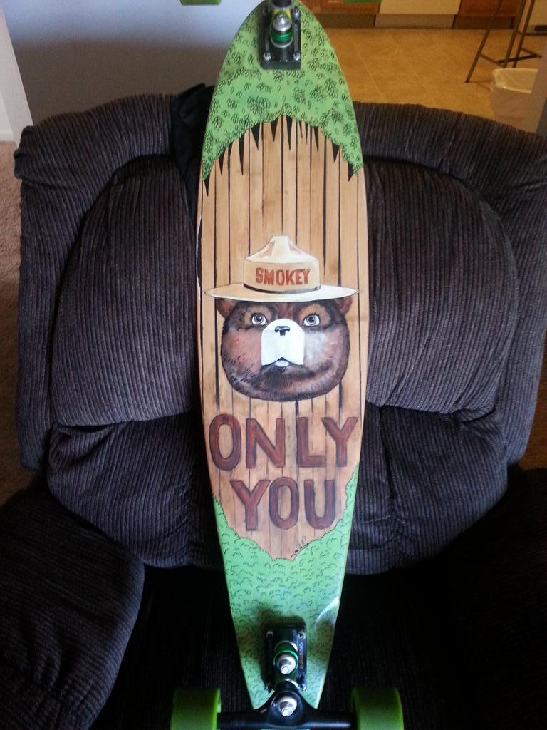 lea_illustrates's tweet image. #longboard #desgin for @justinh_10 #forrestfire #custom #paint #summer #backtoschool #chicago #trees #smokeythebeer