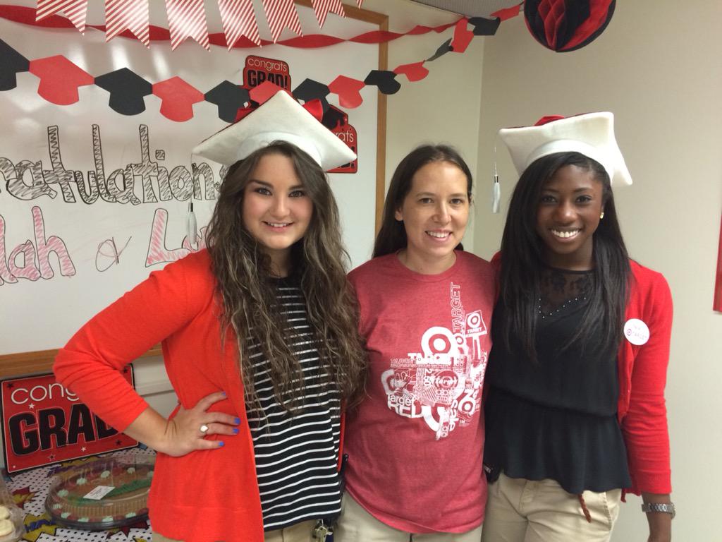 Scoopsmyname's tweet photo. Amazing HR team! #R300Interns #D352EIT http://t.co/J58c3N1C8c