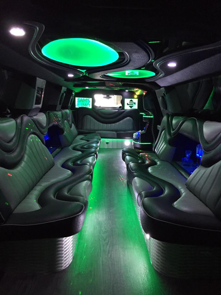 LimoSams's tweet photo. Please welcome our new 2015 Cadillac Escalade. 😃 http://t.co/kjMTpuWSYj