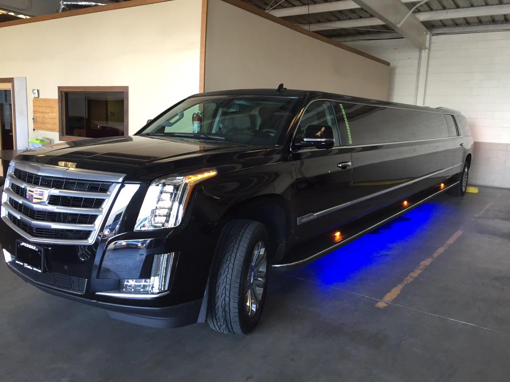 LimoSams's tweet photo. Please welcome our new 2015 Cadillac Escalade. 😃 http://t.co/kjMTpuWSYj