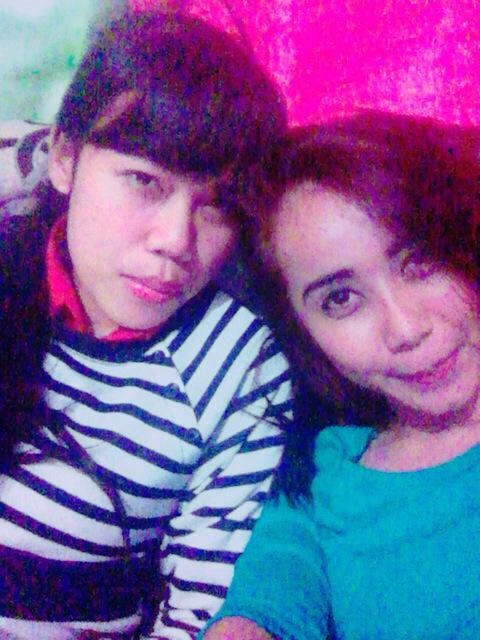 tifaaulia's tweet photo. Oh ternyata ada ini "@vivivahlevi: Nemenin anak galau @ejisikoddong @tifaaulia @ririnririnan http://t.co/h53vQ1uJBy"