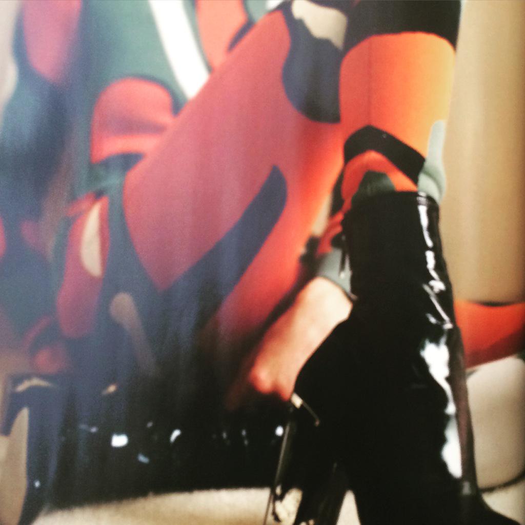 TresNuWave's tweet photo. Insfashion#stole#itfrom#africa#catsuit#noneed#to#prowl#longlegged#tiger#tres#sexy#trescool#tres#ouchmummy#tresnuwave# http://t.co/p4yeUu8ej5