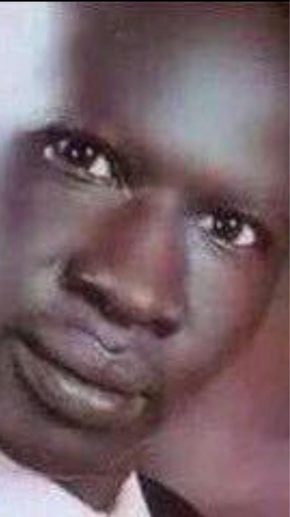 FedouK's tweet photo. Ya tellement de trucs chelou sur cette photo mdrr jsais meme pas par ou commencer 😭 http://t.co/KrxEZ941pJ
