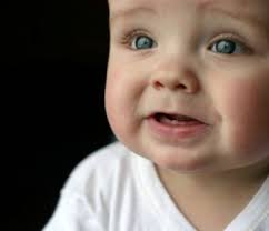 2124Majd's tweet photo. حين نعتاد الوجع ... يصبح ابتسامه وجعا انيقا http://t.co/zMvlPOxjsj
