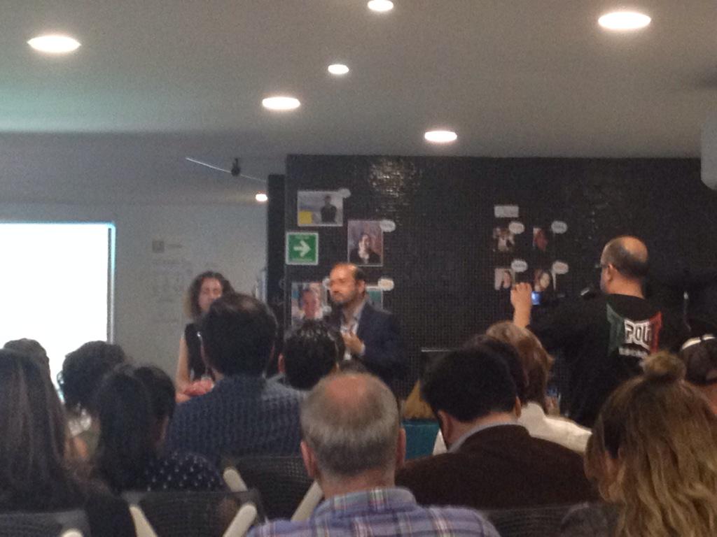 parkeomx's tweet photo. Estamos en #Lab4CITY escuchando a expertos en temas de movilidad y ciudad inteligente. Vamos por buen camino. ✅👍 http://t.co/nmRedYwxHT