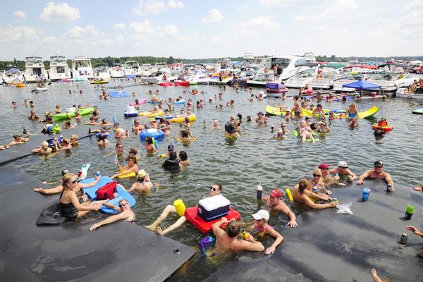 grandlakefun's tweet photo. Grand Lake's 75th b-day celebration starts TONIGHT! Free cake, froyo, and outdoor movie! http://t.co/64330vsWof http://t.co/PxvOnc53oV