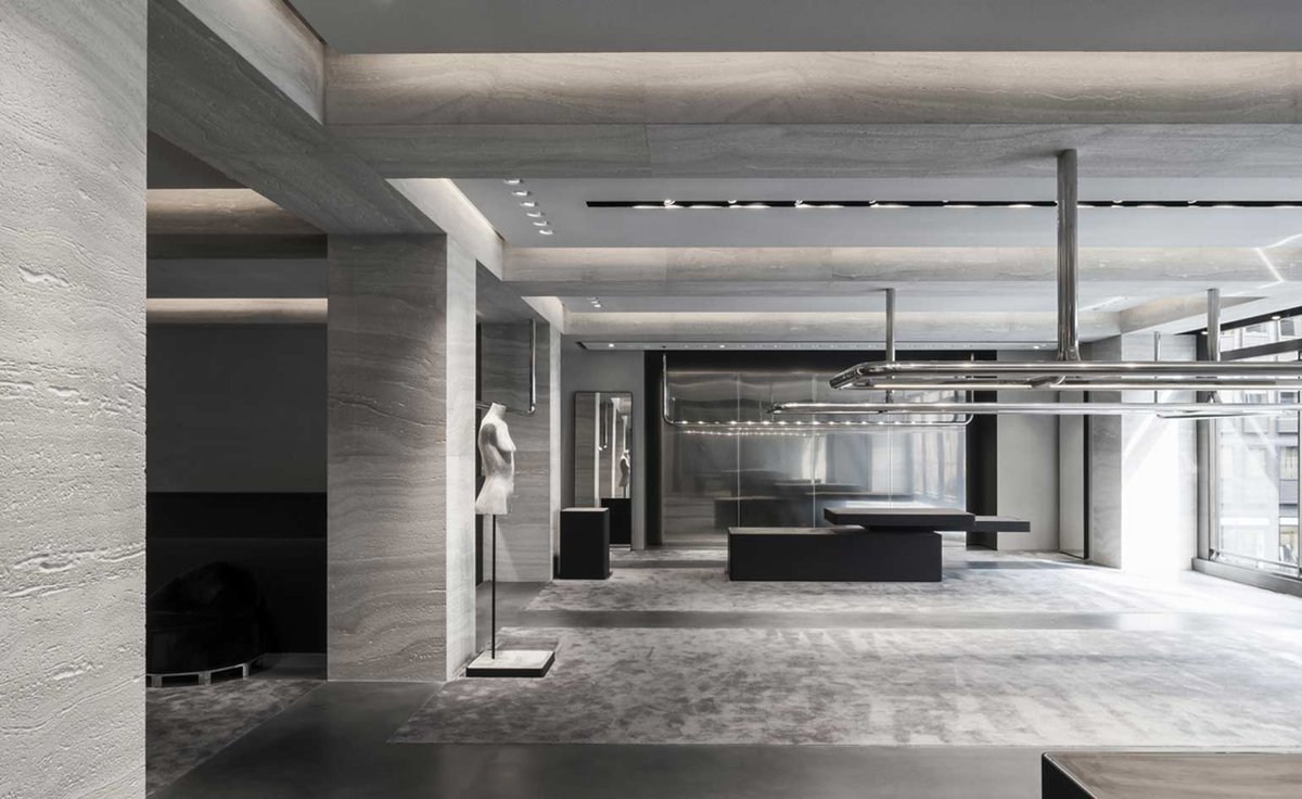 SelectiveFew's tweet photo. Alexander Wang just opened his first European flagship store in London this month.
  
And it’s stunning. http://t.co/nHeS8IvWpu
