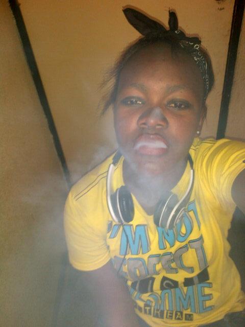 ThEE_TrayPRIEL's tweet photo. This shit feels good #weed http://t.co/bWj5XGvfrg