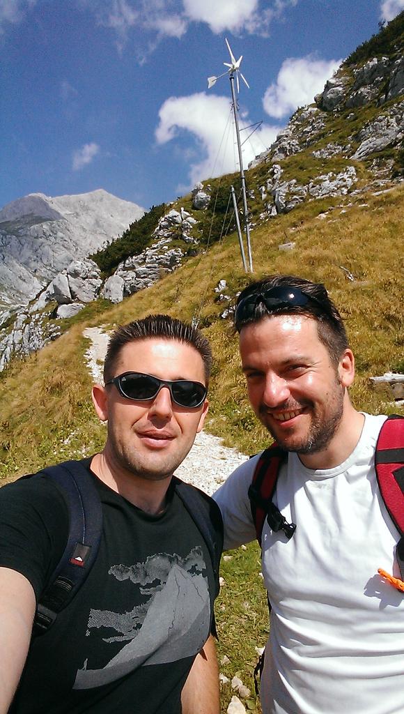 MatijaMaticic's tweet photo. #teambuilding#kokrško sedlo http://t.co/fzplPU1QpZ