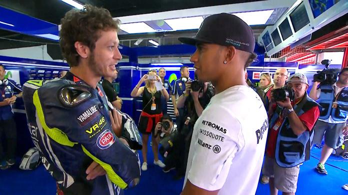 automoto_TF1's tweet photo. #Insolite - #F1 : Lewis #Hamilton "adorerait tester une MotoGP" ! ► http://t.co/WPOgxvkCdN http://t.co/wgWBeLlOI7