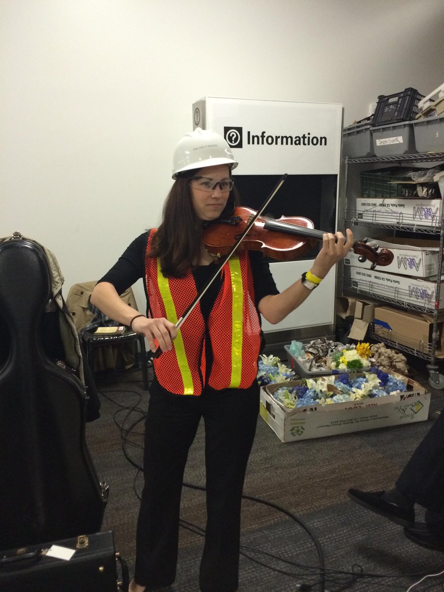 LWhitehurstSE's tweet photo. Engineers can multitask.  #ILookLikeAnEngineer @WalterPMooreEng http://t.co/N7JNHh4L74