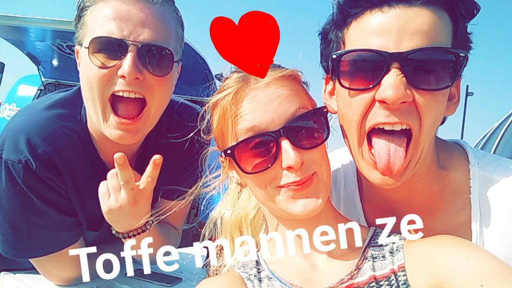 RobinDelaRue's tweet image. Ready for #ShortTimeLove live on @MNMbe for #starttodj 🎤🌅🌊  set time 19.15!