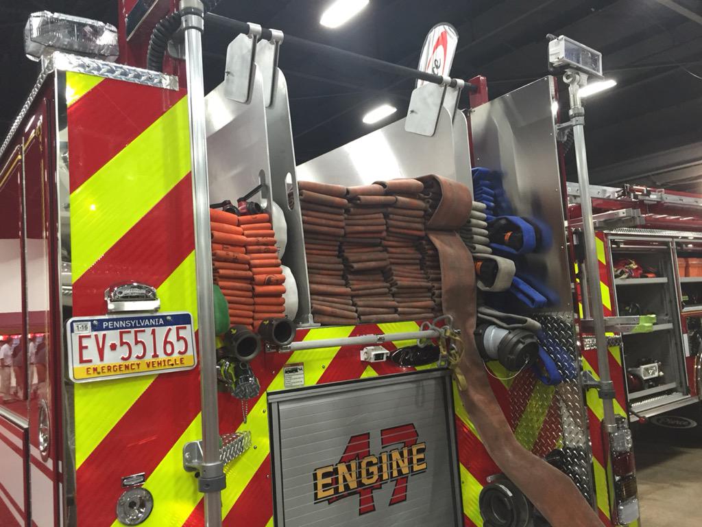 RickyRileyTT's tweet photo. Another low hosebed with 750 of water. Design your rig to be operational..,@FireApparatus1 @fireengineering http://t.co/9OM9hHtN0Y