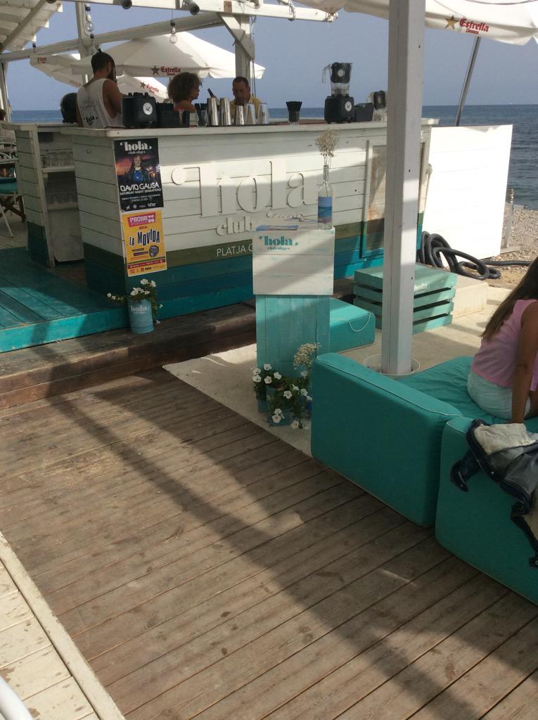 alacartemenus (@alacartemenus) on Twitter photo Vamos a probar unos cócteles orgánicos en <a href="/holaclubsitges/">HOLA Club Sitges</a> #gastromoment Vamos a probar unos cócteles orgánicos en <a href="/holaclubsitges/">HOLA Club Sitges</a> #gastromoment