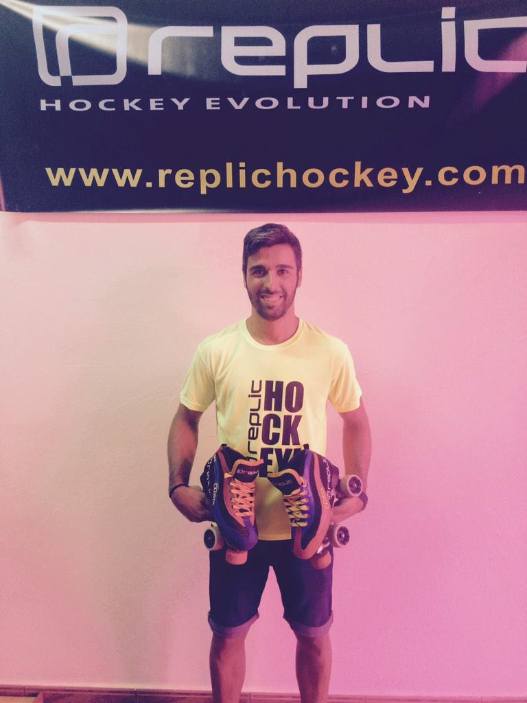ReplicHockey's tweet photo. @xcosta66 ya tiene sus nuevas botas #replicneox personalizadas. Te atreves con las tuyas? #goforit #replicplayer http://t.co/6p5gAVhAcC