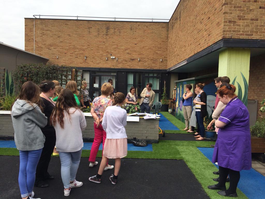 @lizmarder &amp; Jonathan Evans thank our #15steps volunteers. Great to be part of such an amazing day <a href="/nottmchildrens/">Nottingham Children’s Hospital and NNU</a>
