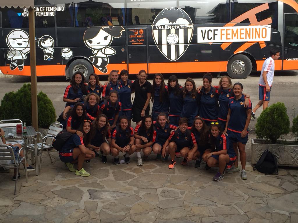HNevada's tweet photo. Gracias a las chicas y técnicos del @VCF_Femenino por estos días en nuestro hotel! @HNevada #AlcaládelaSelva http://t.co/P9jej0Y9tb