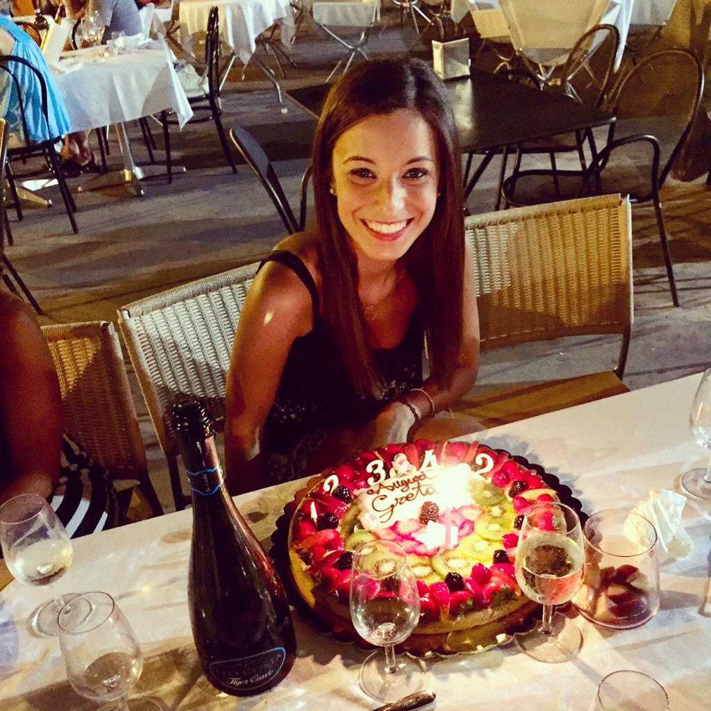 GreCamera's tweet image. Serata fantastica!! 🎉🎂 grazie a tutti! ❤️❤️ #mybirthday #birthday #friends #party #mylove #mybirthday