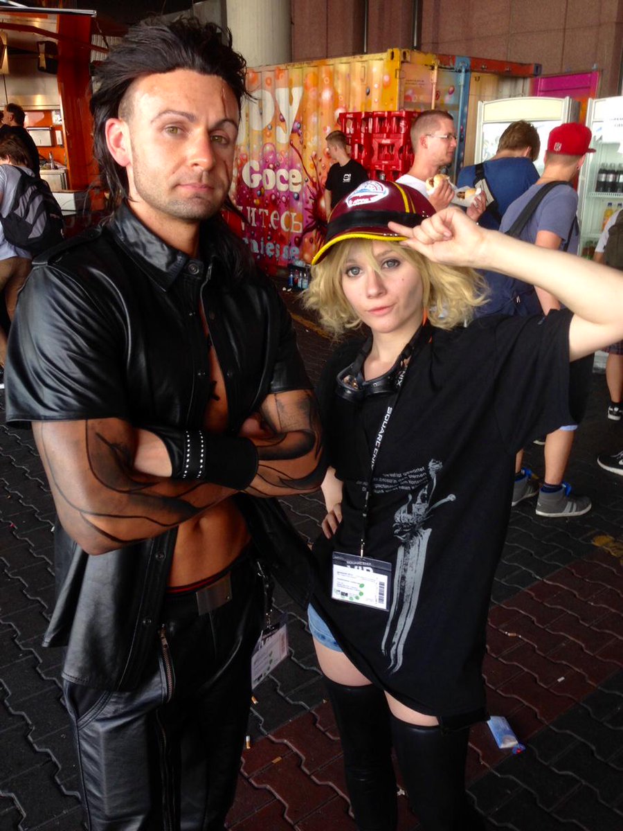 Nova_Crystallis's tweet image. After their show at the FFXV cosplay contest, I ate German Bratwurst with Cindy and Gladiolus. Interview follows