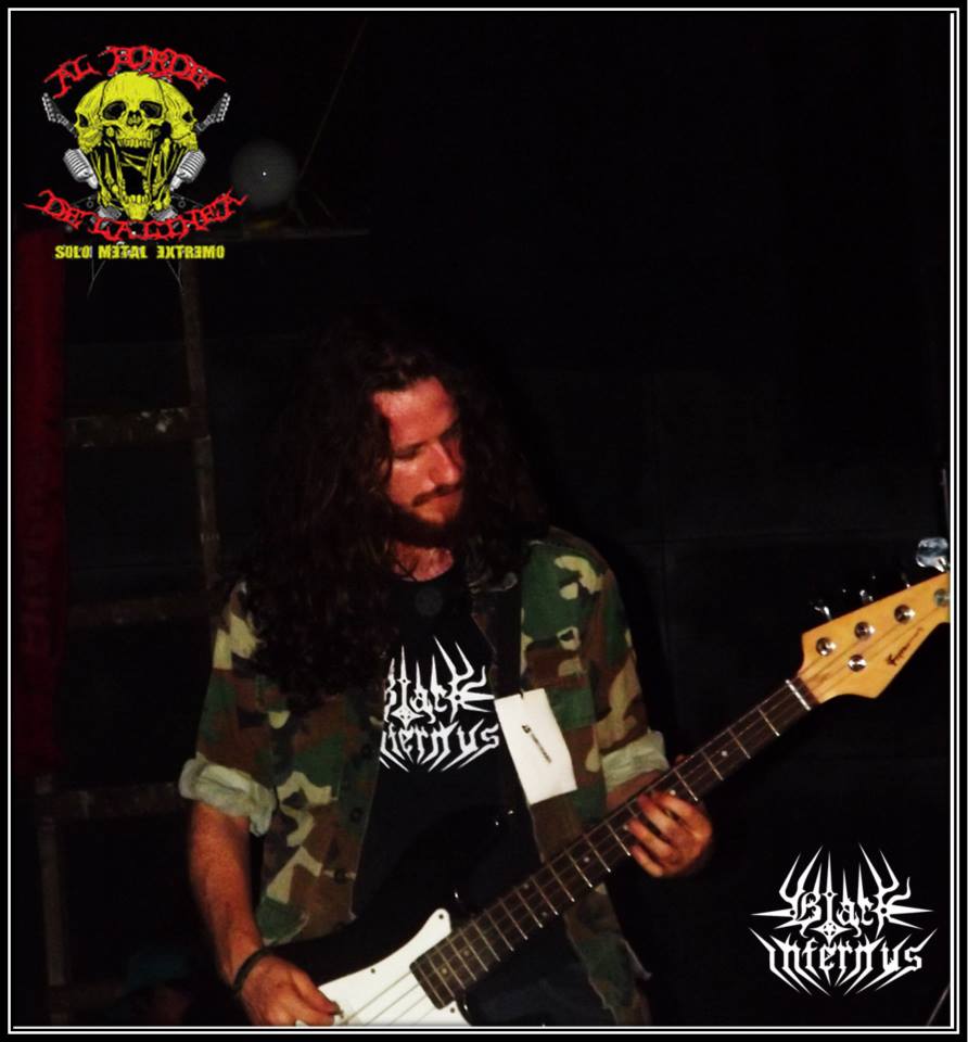 en rock en el centro .