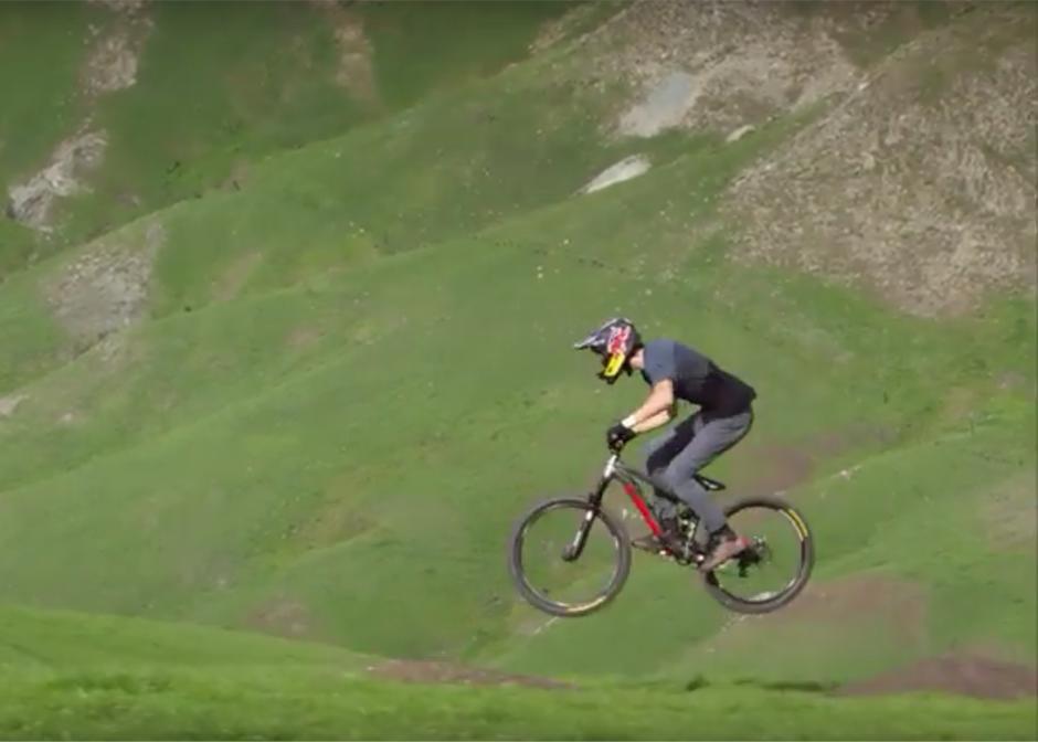 Filmmakers Reveal How They Filmed Mountain Biker’s Epic Ride in Just One Shot - bit.ly/1MepiV8