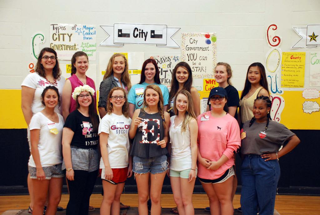 amazin_grace88's tweet photo. Now that we finally have our pictures from Girls State I'm suddenly very nostalgic 😭❤👽 #txbgs15 #cityE http://t.co/4C1T2ZU7ml