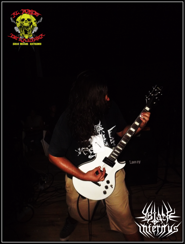 en rock en el centro .