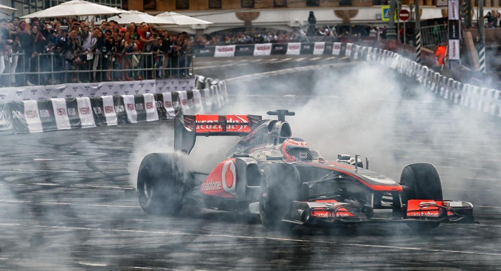 McLarenF1's tweet photo. Try cooking. Tip: have warm-up &amp; quali rounds before serving. Finish with donuts, obvs. #HowToSurviveTheSummerBreak http://t.co/3LVVdYa9tU