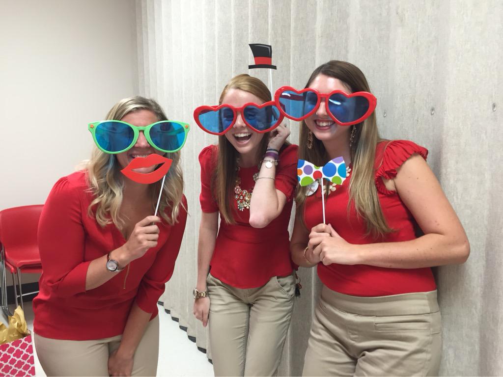 millyfoge's tweet photo. Always a part at 1253!! Thank you ladies for your support! #bestinterngraduationever @LeahDevlin11 @ReNeeGar987 http://t.co/Ah2gUim0kF