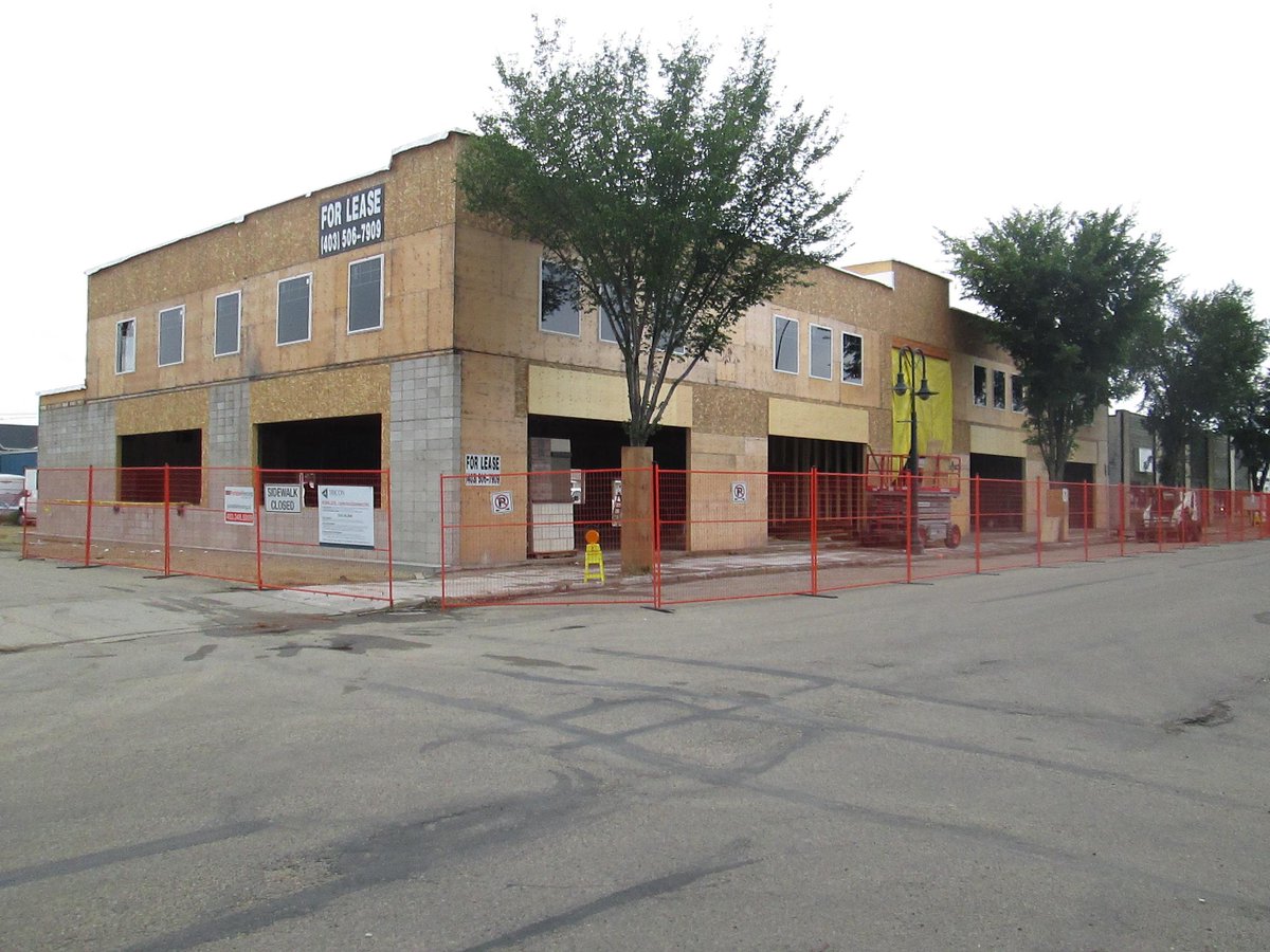Henderson_Comm's tweet photo. $1,000 Cash Reward for any information that leads to finding a tenant for this building in Lacombe. Retail or Office http://t.co/6GCll07KwW