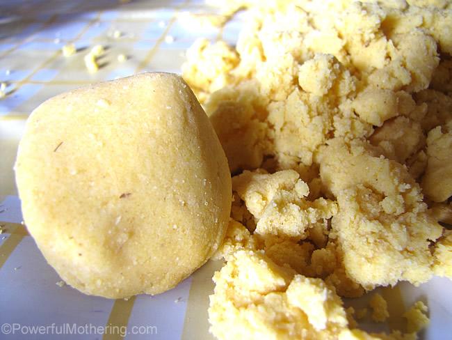 PowerMothering's tweet photo. Toddler Taste Safe Foam Dough - #ilovesensorydough http://t.co/q7sUlExZvP http://t.co/M3XD5EKhaa