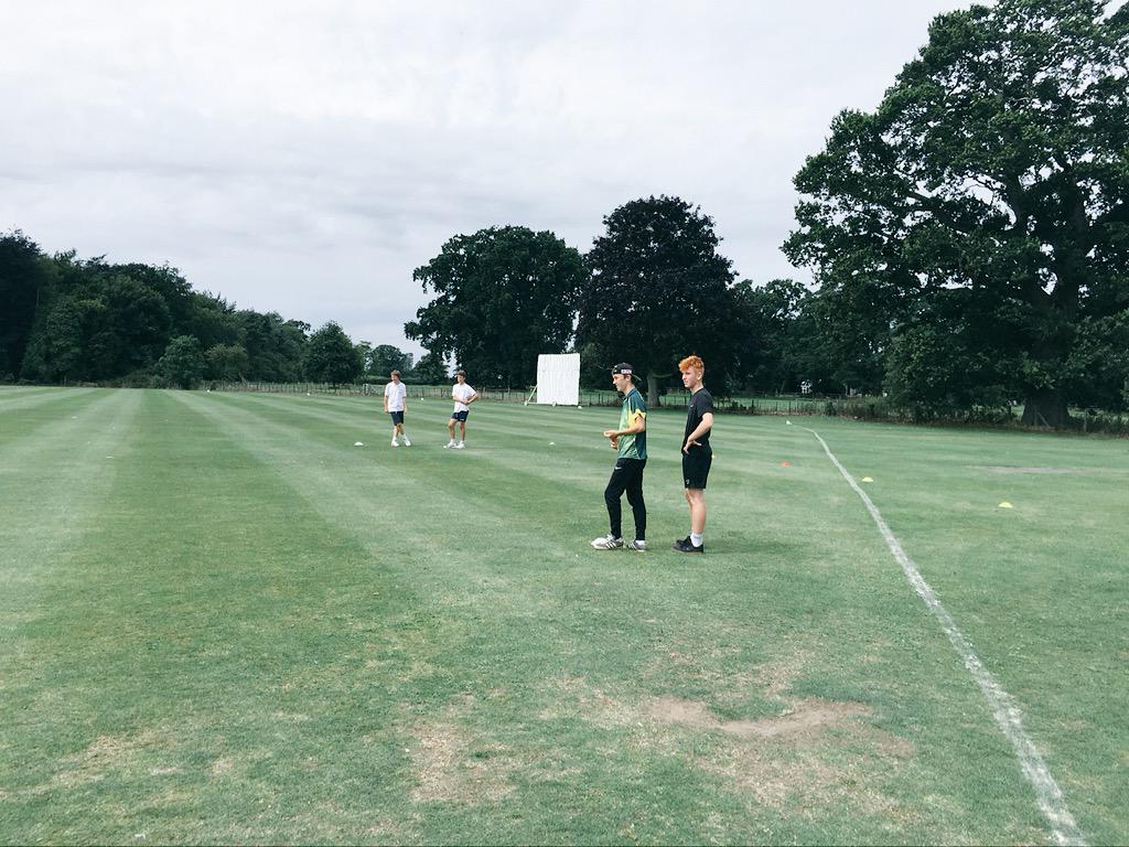 MCCFwnhub's tweet photo. Great session preparing with the U15's squad this morning! #GrassRoots #MCCfoundation #CricketHub http://t.co/6RS94wV1Tu