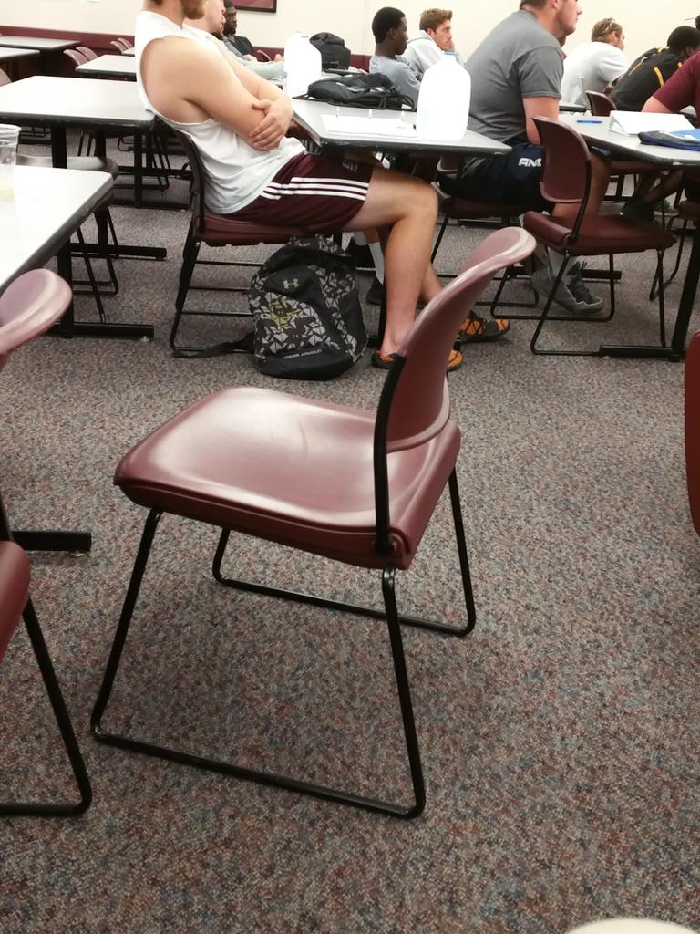 sdpressley's tweet photo. Glad to have the opportunity to talk with @EKUFootball Freshman @EKU_2018 about communicating with faculty. http://t.co/CrqjFyzBf2