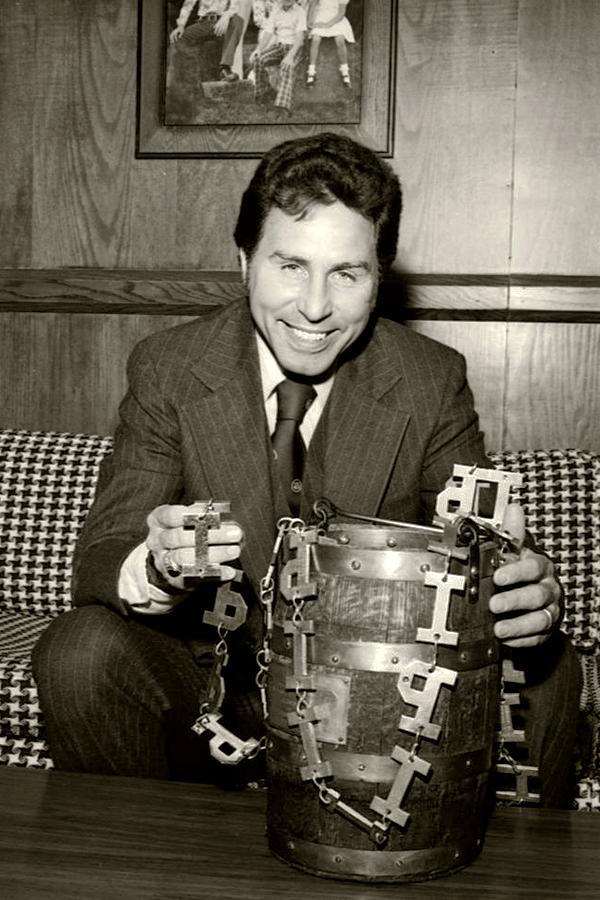 Happy 80th birthday to IU Hall of Fame member Lee Corso! ( coach, 1973 1982)  