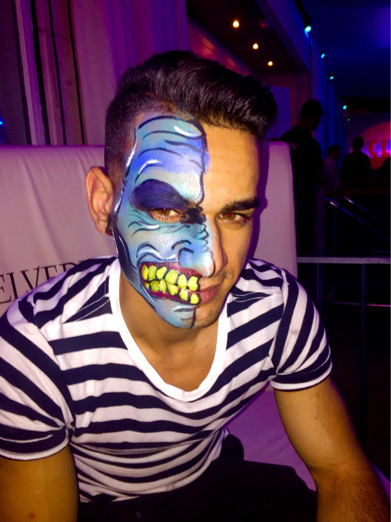 LSachamulock's tweet photo. Two face for Tibu #cirque #circustheme #circus #marbella #marbslife #marbs15 #twoface #specialeffects #mua #specialfx http://t.co/JPsCQKOnvI