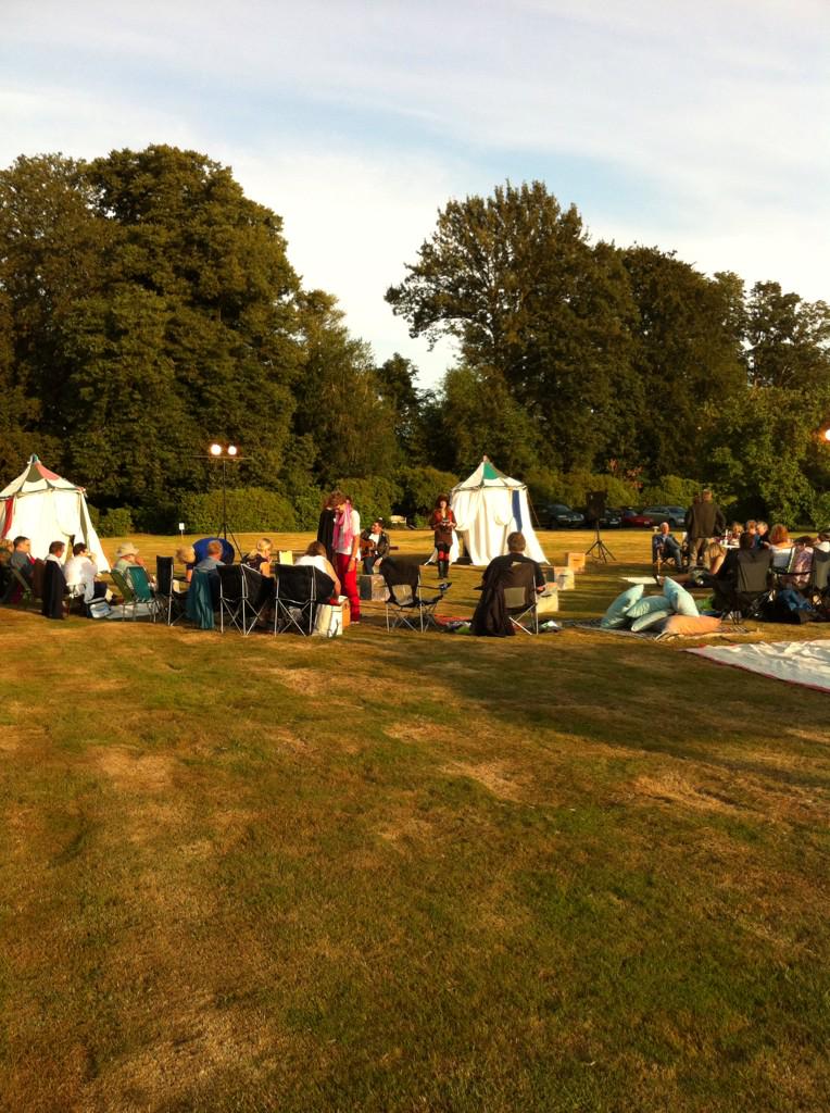 RMoonTheatre's tweet photo. Another beautiful venue for this evening #2gentshayfever @ChangelingThe #KenningtonHall #ShakespeareDogs http://t.co/IFIkmzuNRa