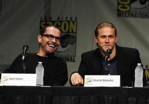 black_mamba_06's tweet photo. #SOABoss<3Daddy @sutterink & Our #CharlieHunnam <3 @Hunnamshair @sutterphiles @BEAddicts @ECharlieHunnam @SONSofAfans http://t.co/E5JKiJfbCe