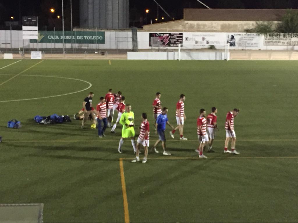 CDMadridejos_Of's tweet photo. Felicidades Al Aston Birra, Campeones del Campeonato de Fútbol 7, 2015 de Madridejos.
¡¡¡Enhorabuena de Craks!!! http://t.co/pnHA9u5OjL