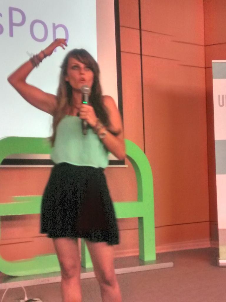 BDesireeC's tweet photo. En #UniversidadIPEA con @crazyglorita @unmillonxmexico @ipeamex #NodoMID http://t.co/wwvLEWpkEv