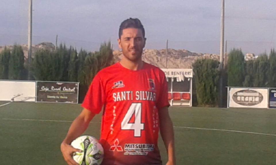 Santi Silvar  debuto hoy con el <a href="/BenferriC/">Benferri C.F.</a> que gano 3-0 al <a href="/edmfchurra/">E.D.M.F. Churra</a> en partido amistoso. @golsmedia