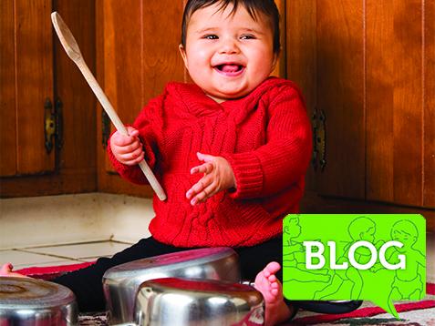 PathwaysOrg's tweet image. You don't need to buy expensive toys to help #babysdevelopment, use household items: buff.ly/1Dx9AkL