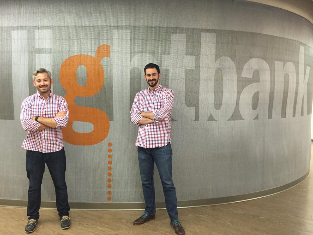 We have some <a href="/lightbank/">Lightbank</a> twins today! #WhoWoreItBetter? RT for @egoihmanb Favorite for <a href="/Rick_Zullo/">Rick Zullo</a>