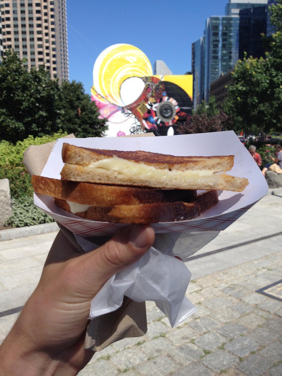 ChooseYourPass's tweet photo. WeWork teamed up with @RoxysGrilledChz for an excellent Friday gift of FREE grilled cheese! @WeWorkBOS #WeWorkSpecial http://t.co/3IiGys4ZCi